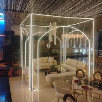 Estructura iluminada en eventos de Quinta Santa María